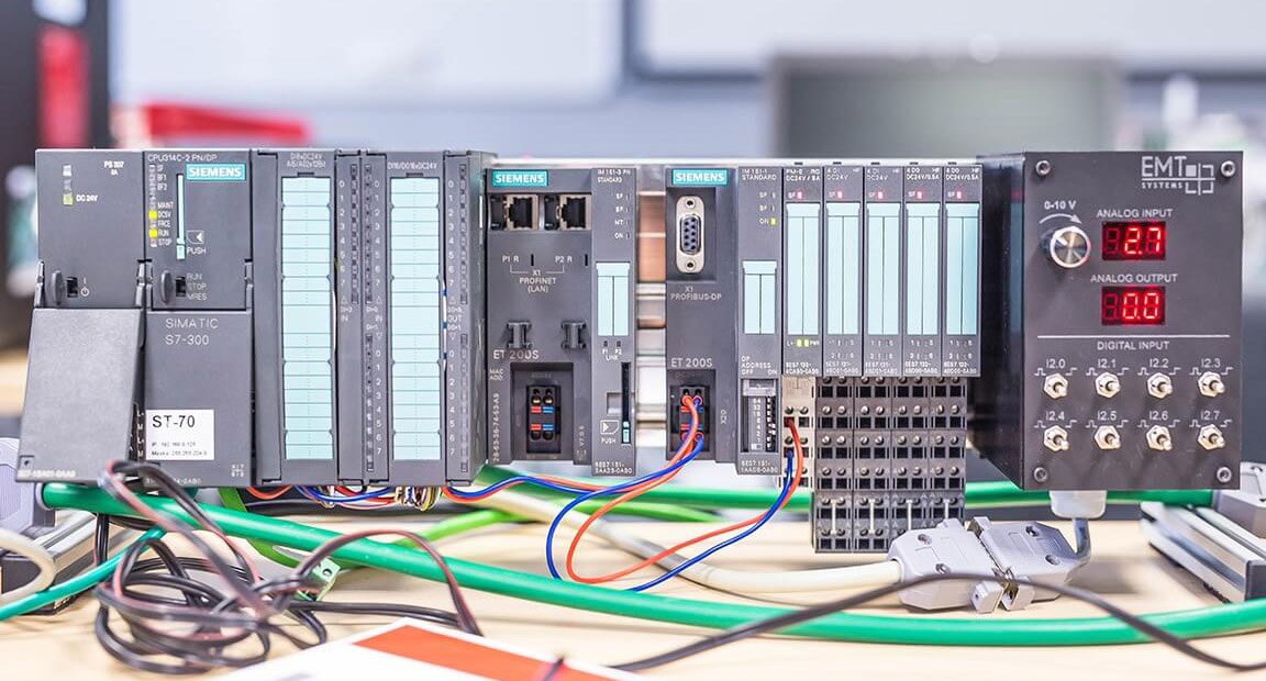 دوره آموزشی پی ال سی در آموزشگاه مهرگان